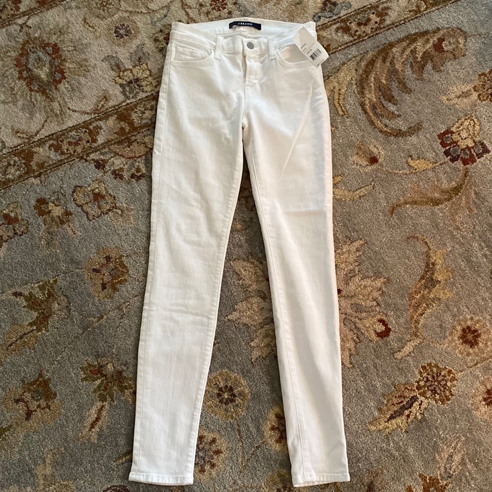 ⭐️ NWT ⭐️ J Brand white skinny jeans, size 25